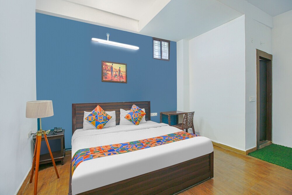 Бхопал: Fabexpress Saket Inn