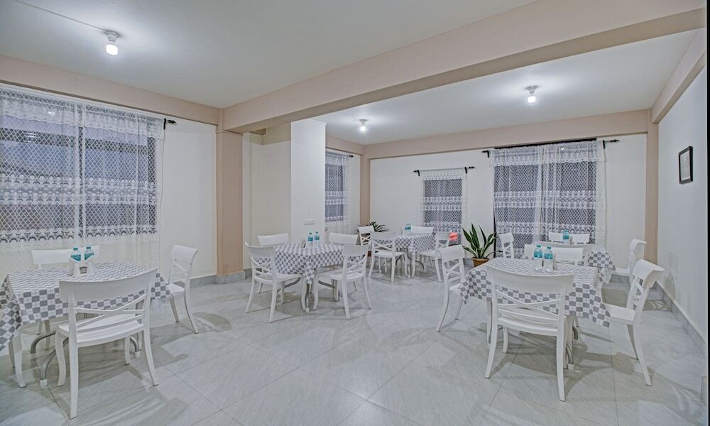 Шиллонг: Treebo Staying Center