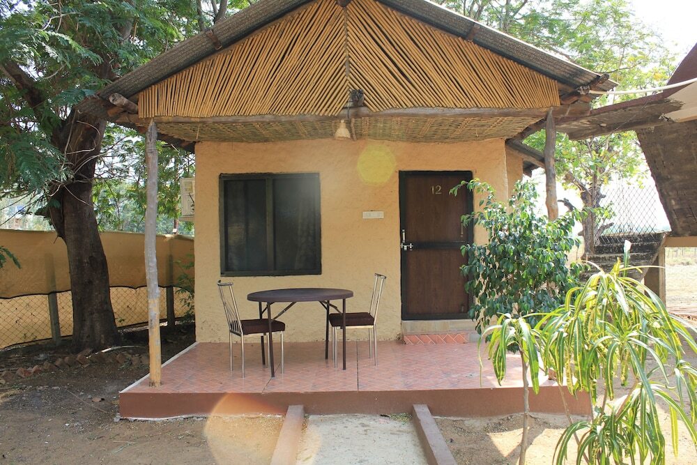 Бхамдели: Avadale Tadoba - Stag Groups Not Allowed