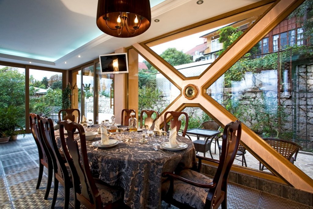 Алупка: 4-Sezona Hotel