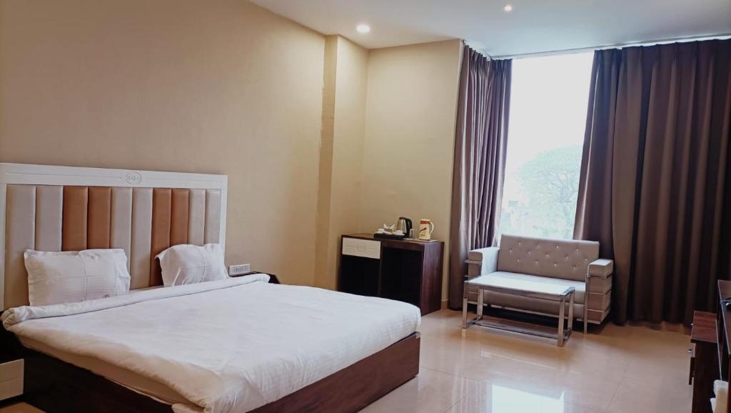 Bilaspur: Hotel Emperor Paradise