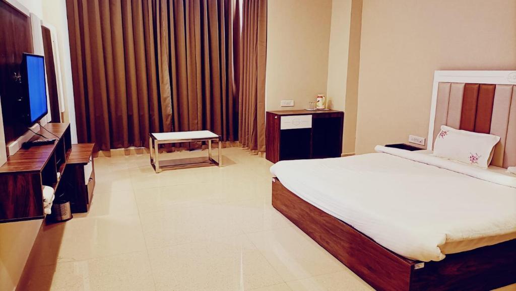 Bilaspur: Hotel Emperor Paradise