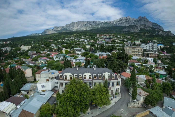 Алупка: Гостиница Аквилон