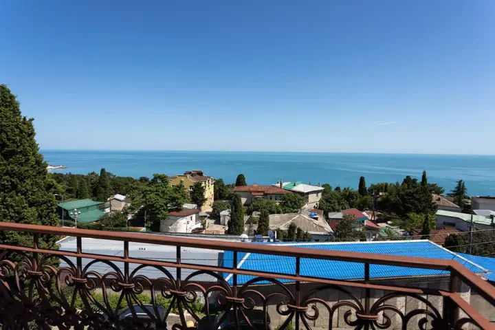 Алупка: Гостиница Аквилон