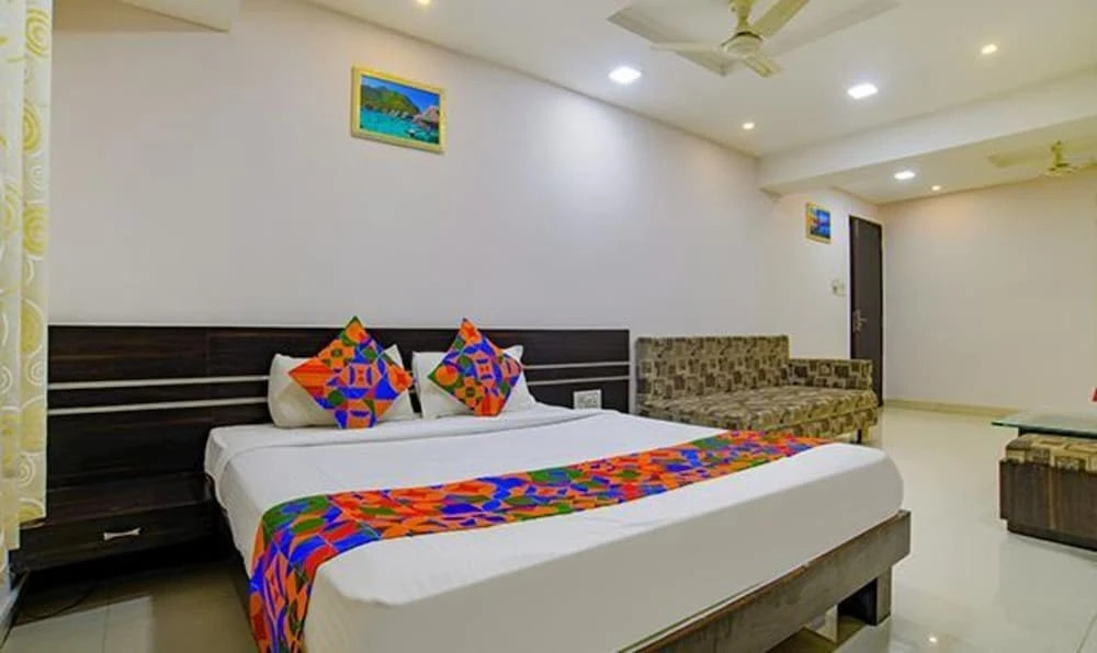 Индаур: FabHotel Grand Raj