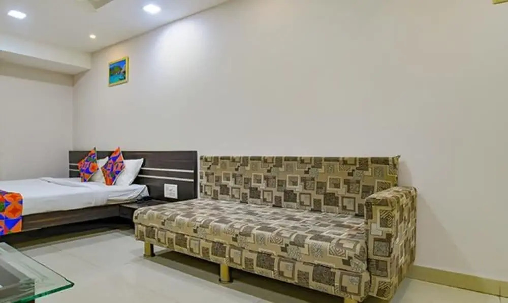 Индаур: FabHotel Grand Raj