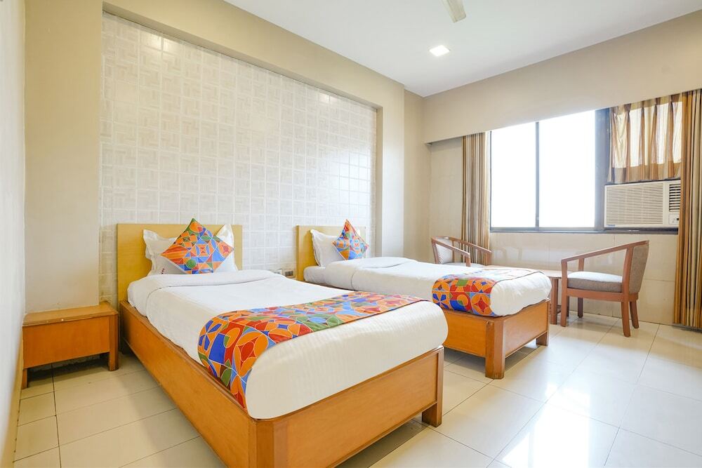 Тхане: Hotel Ashok Tuliip