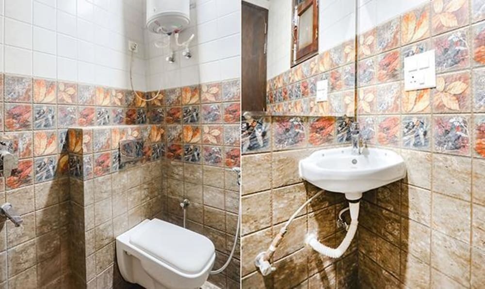 Нойда: FabHotel The Signature Inn