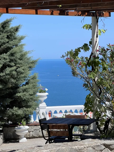 Алупка: Меблированные комнаты Форест