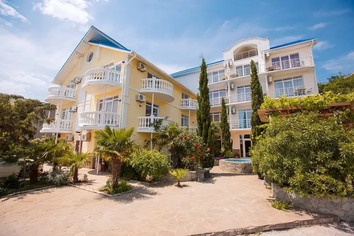 Алупка: Меблированные комнаты Форест