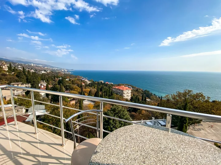 Алупка: Меблированные комнаты Форест