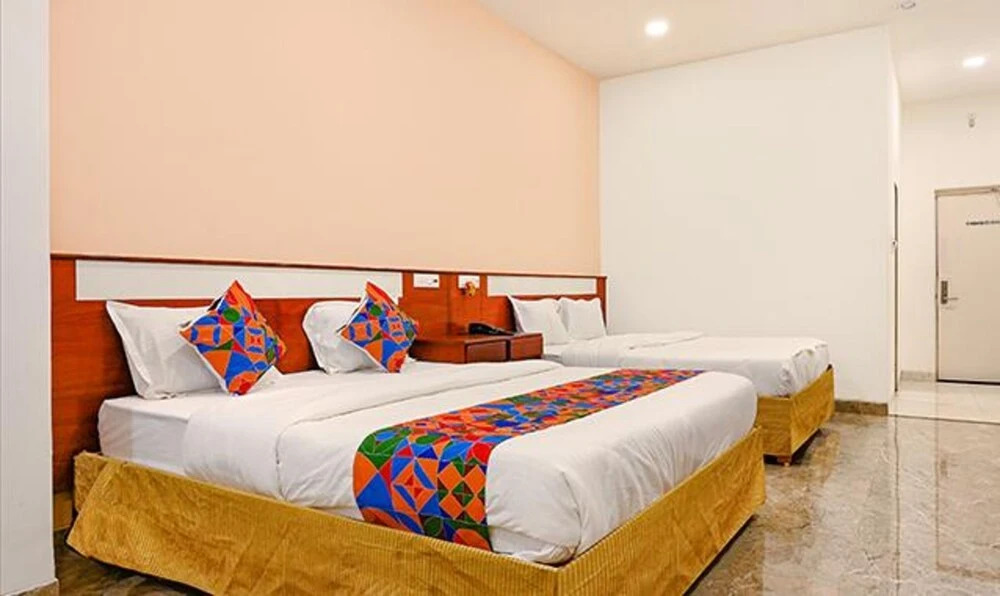 Бхопал: Fabhotel Shubh Shaleen Springs