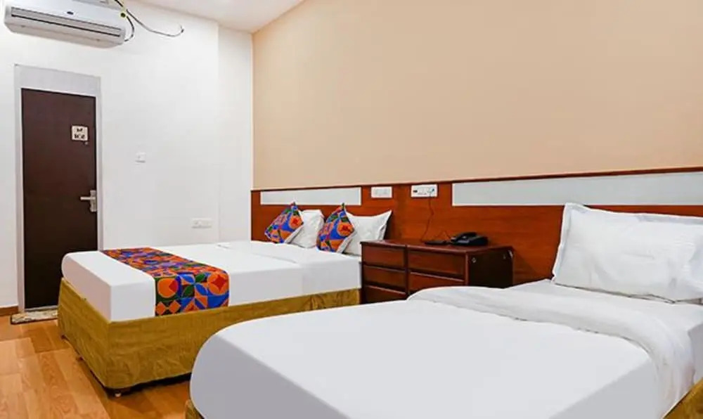 Бхопал: Fabhotel Shubh Shaleen Springs