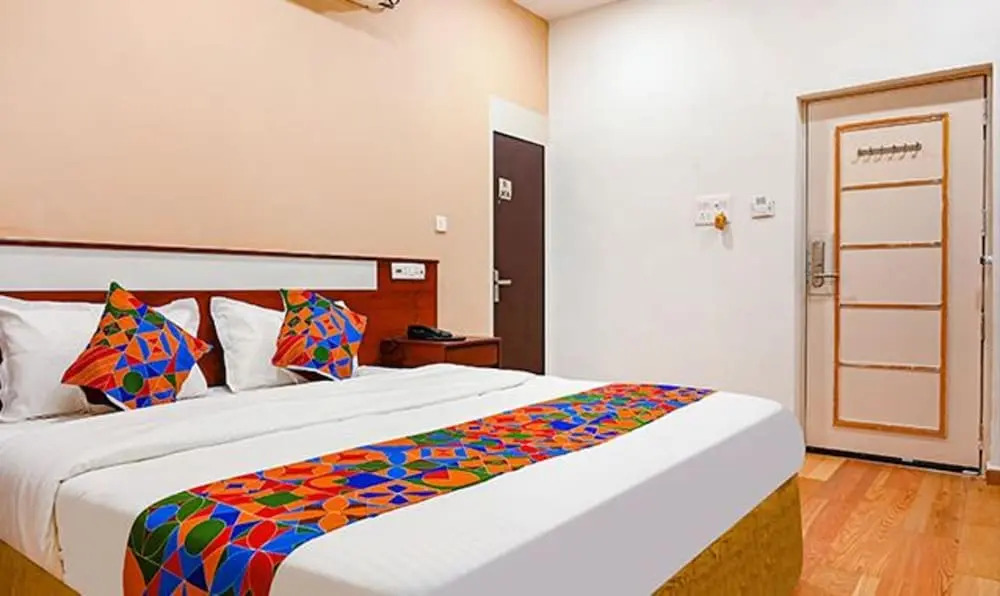 Бхопал: Fabhotel Shubh Shaleen Springs
