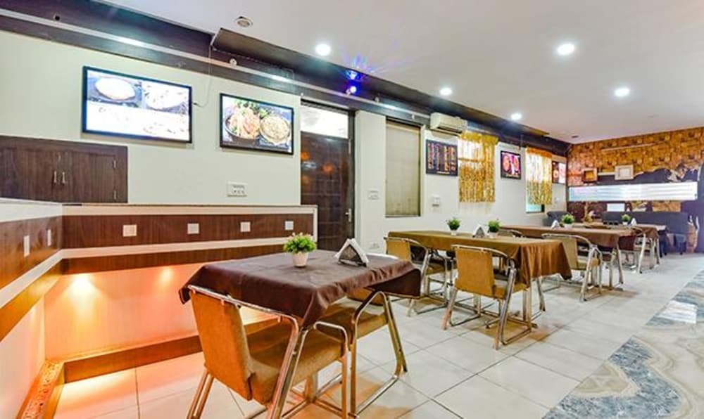 Джайпур: Fabhotel Rushank Residency