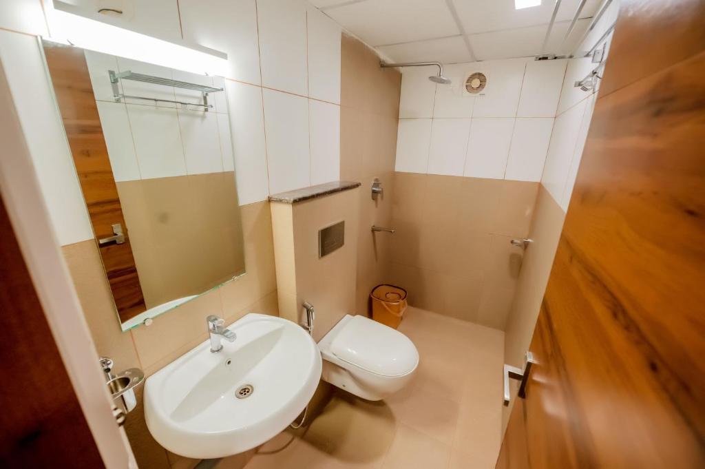 Мангалур: Hotel Heraa International