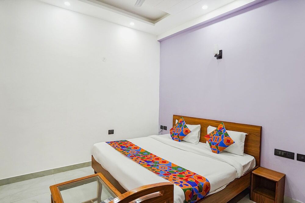 Нойда: FabHotel Sunrise Noida Sector 56