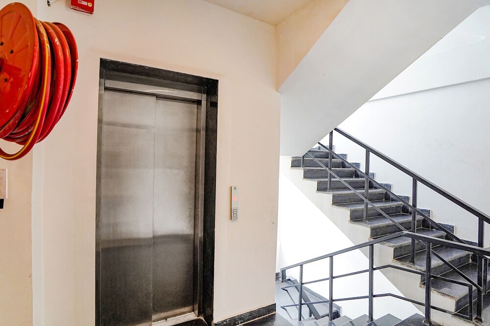 Нойда: Fabhotel Boom Rooms