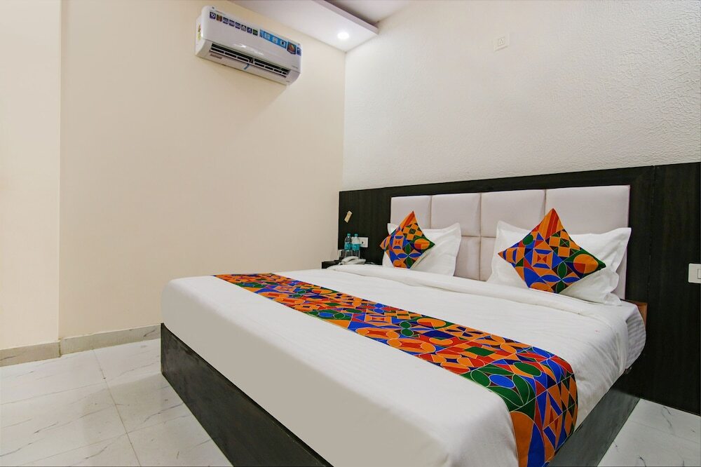 Зиракпур: Fabhotel Palm Plaza