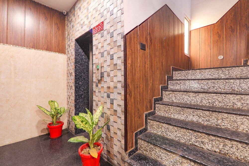 Лакхнау: Fabexpress Jayati Oasis