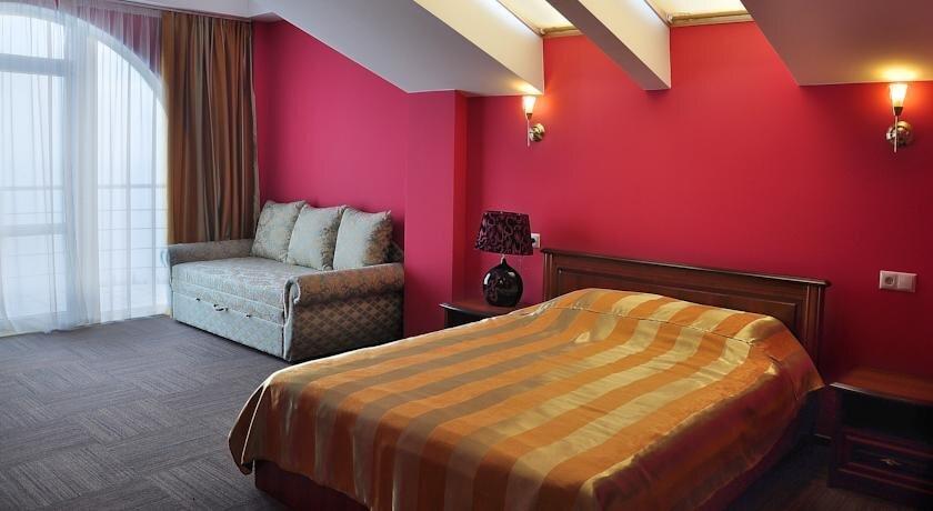 Алупка: Park Hotel Alubika