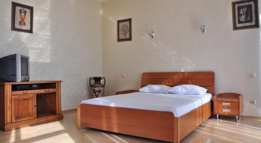Алупка: Park Hotel Alubika
