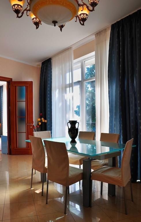 Алупка: Park Hotel Alubika