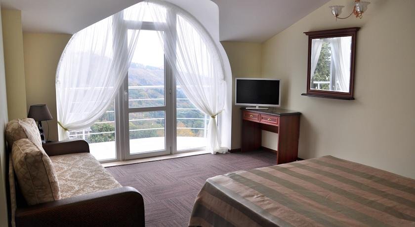 Алупка: Park Hotel Alubika