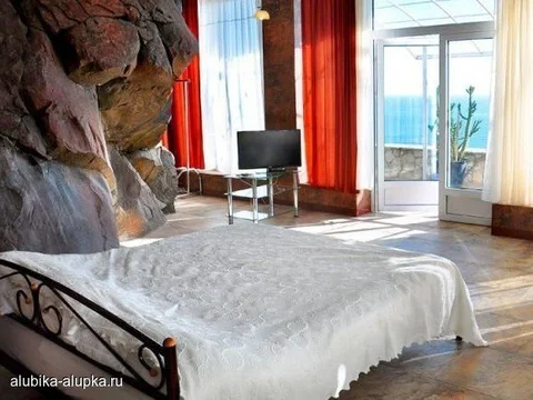 Алупка: Park Hotel Alubika
