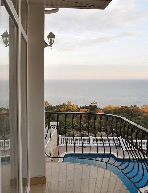Алупка: Park Hotel Alubika