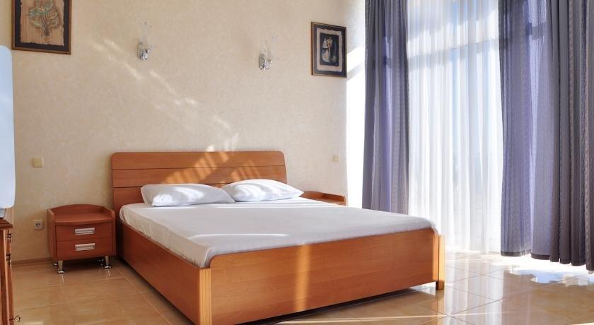 Алупка: Park Hotel Alubika