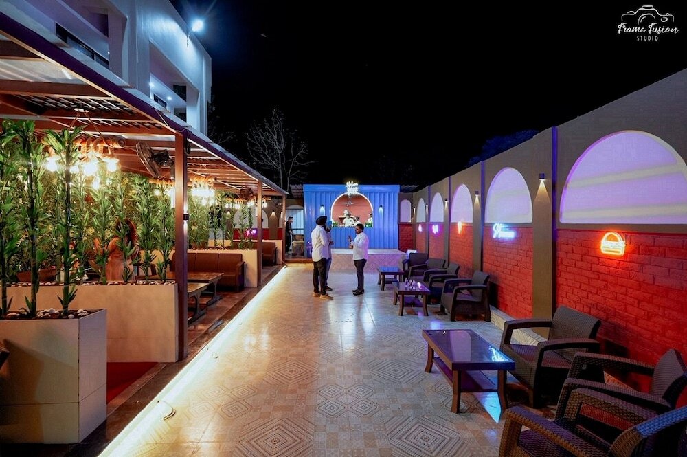 Jagdalpur: Bajaj's Karwan Inn
