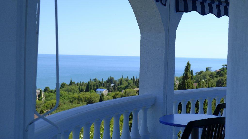 Алупка: Отель Серсиаль