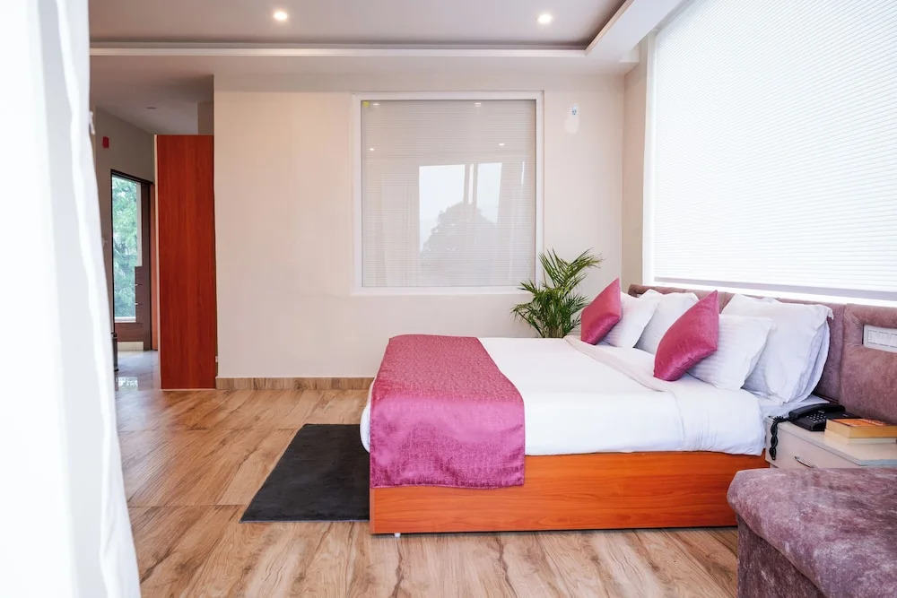 Кангра: Hotel Sagar Residency- Best Mountain View Hotel In Palampur