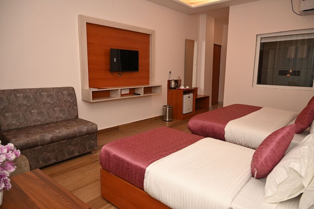 Кангра: Hotel Sagar Residency- Best Mountain View Hotel In Palampur
