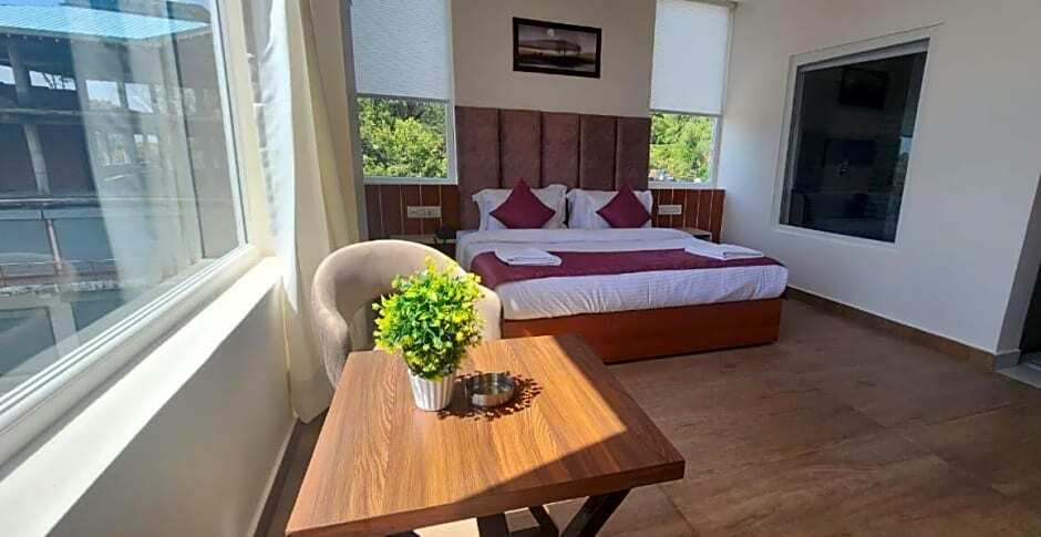 Кангра: Hotel Sagar Residency- Best Mountain View Hotel In Palampur
