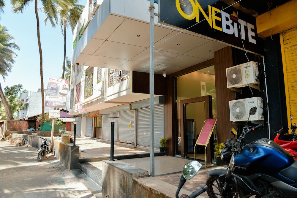 Малван: Malvan's Aishwarya Hotel