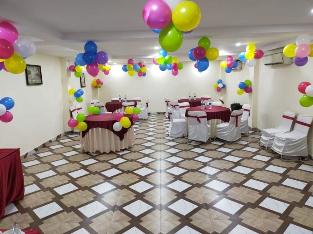 Бхубанешвар: Goroomgo Planet Bhubaneswar