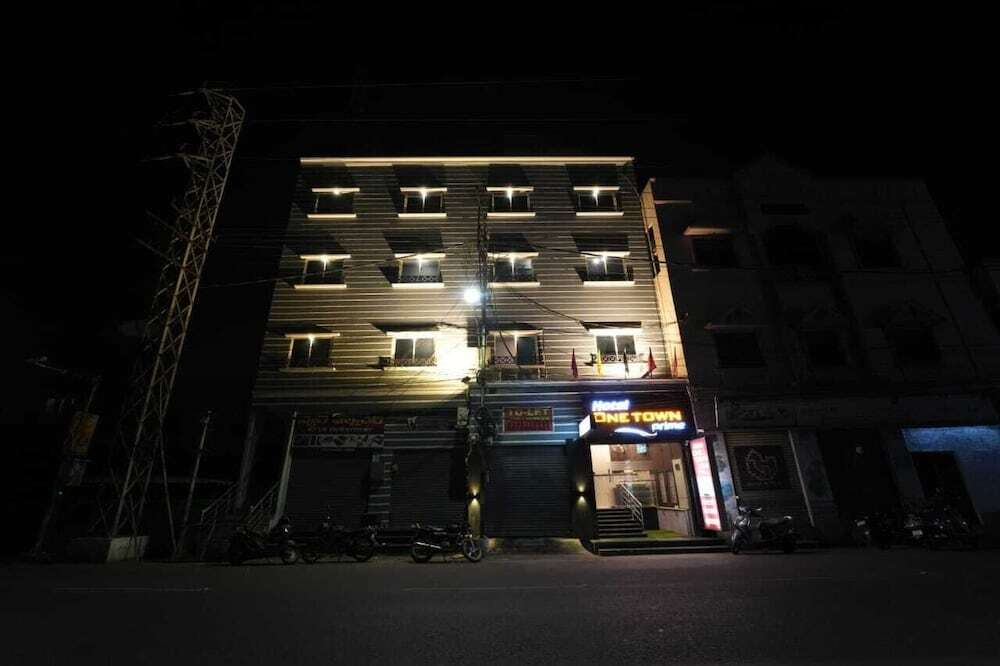Виджаявада: One Town Prime Hotel