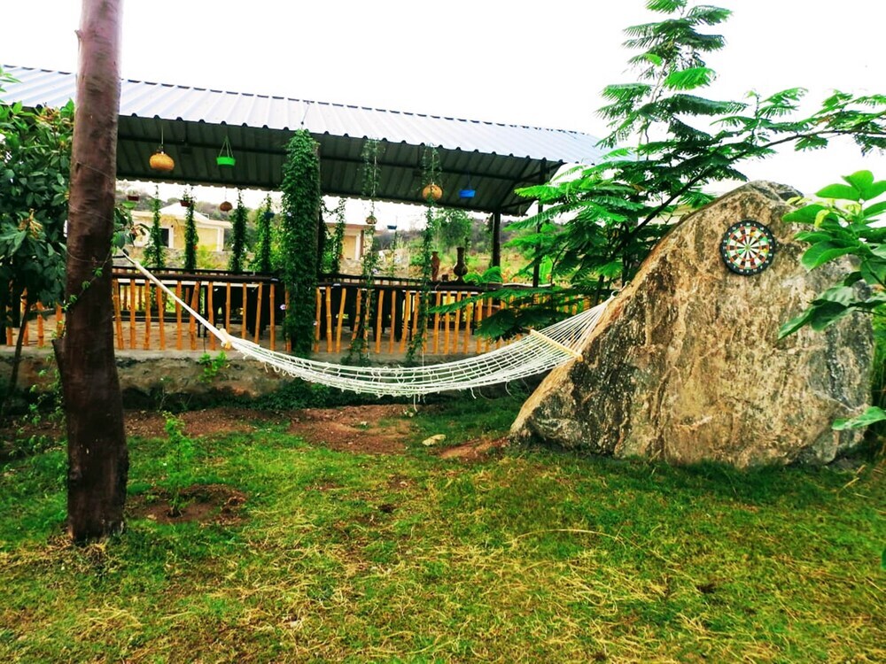 Бера: Jawai Wildlife Safari Camp