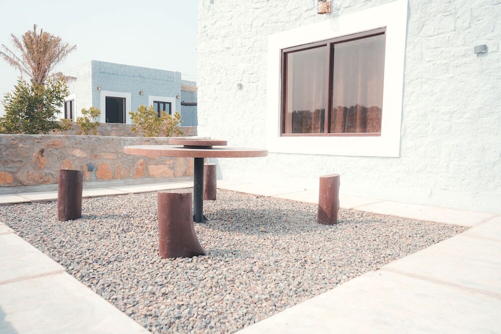Бера: Jawai Wildlife Safari Camp