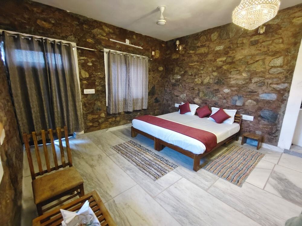Бера: Jawai Wildlife Safari Camp