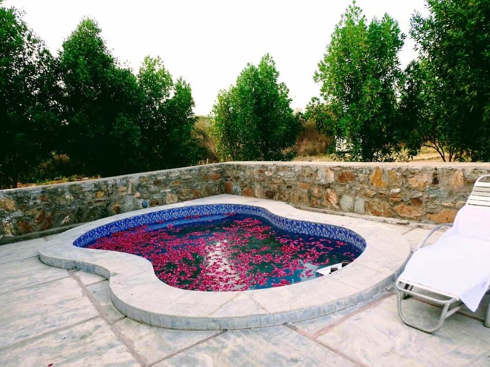 Бера: Jawai Wildlife Safari Camp