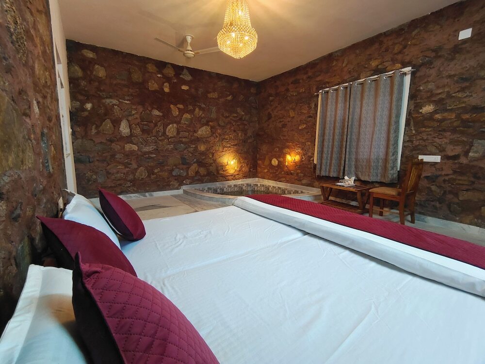Бера: Jawai Wildlife Safari Camp