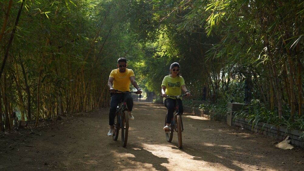 Хандала: Malhar Machi Mountain Resorts