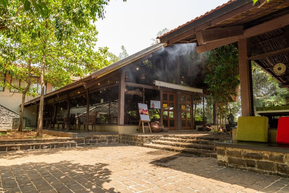 Хандала: Malhar Machi Mountain Resorts