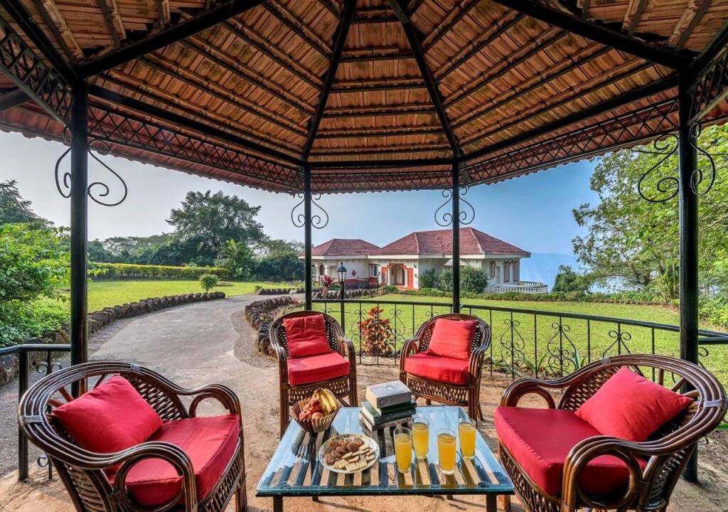 Олд-Махабалешвар: SaffronStays Valleys Edge, Panchgani