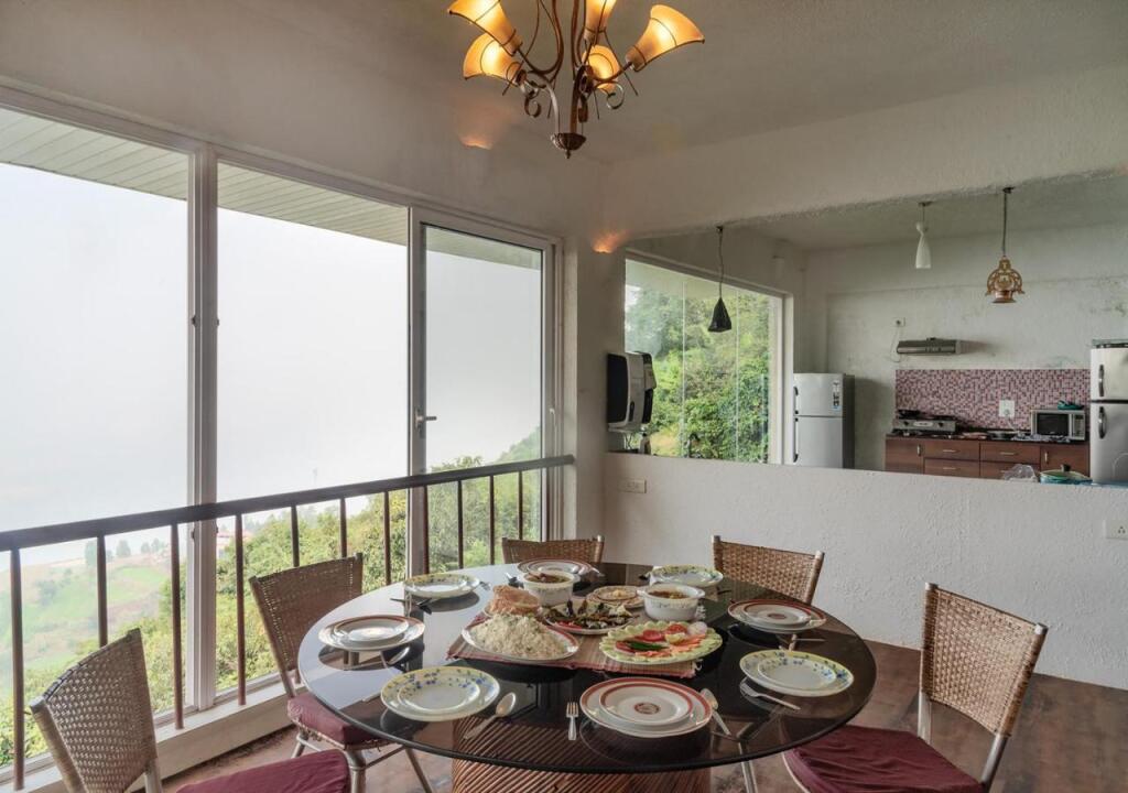 Олд-Махабалешвар: SaffronStays Valleys Edge, Panchgani