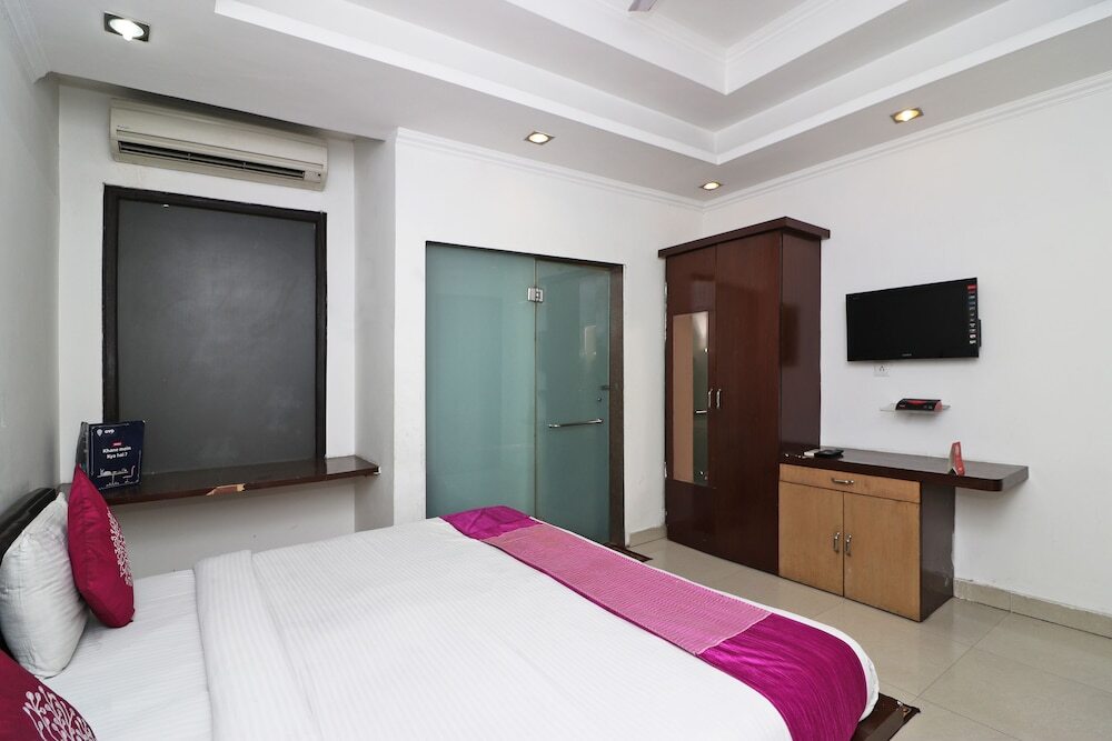 Газиабад: Hotel Crown Palace By OYO Rooms
