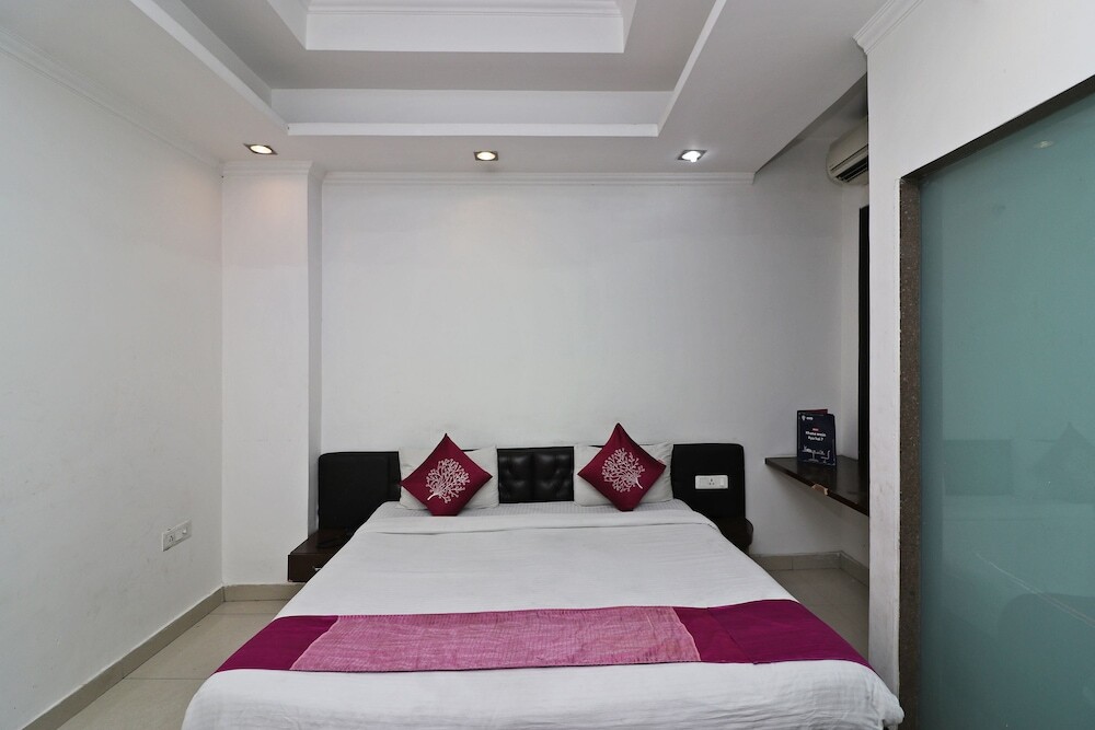 Газиабад: Hotel Crown Palace By OYO Rooms